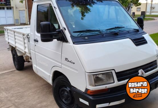 Utilitarios - Renault RODEO 1999 Diesel 50Km - En Venta