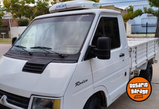 Utilitarios - Renault RODEO 1999 Diesel 50Km - En Venta