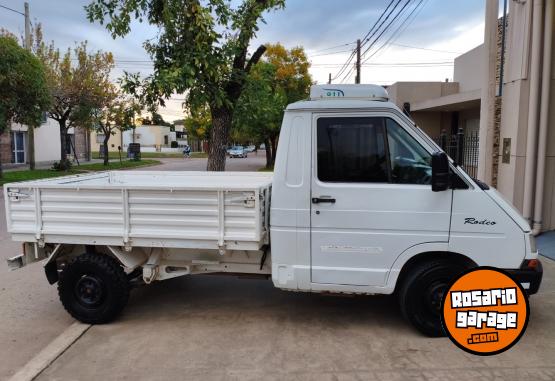 Utilitarios - Renault RODEO 1999 Diesel 50Km - En Venta