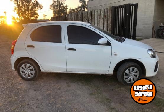Autos - Toyota Etios 2019 Nafta 82000Km - En Venta