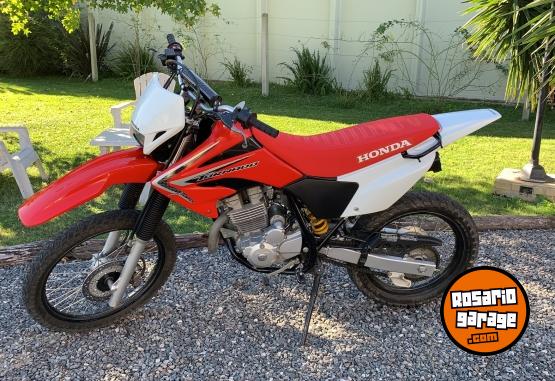 Motos - Honda Tornado 250 2016 Nafta 20000Km - En Venta