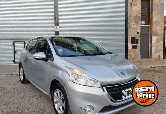 Autos - Peugeot 208 2014 Nafta 132000Km - En Venta
