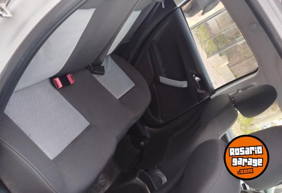 Autos - Peugeot 208 2014 Nafta 132000Km - En Venta