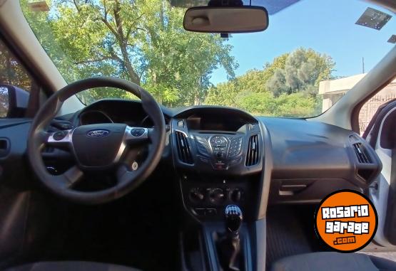 Autos - Ford Focus 2015 Nafta 137000Km - En Venta