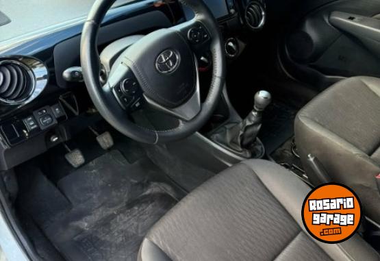 Autos - Toyota ETIOS XLS 2020 Nafta 79000Km - En Venta