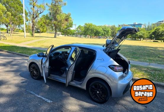 Autos - Peugeot 208 2023 Nafta 20000Km - En Venta