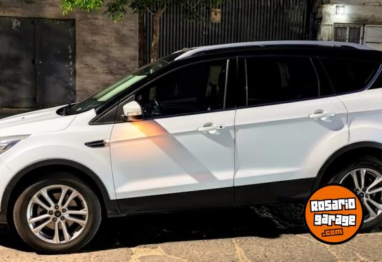 Camionetas - Ford Kuga Titanium 2.0 2016 Nafta 135000Km - En Venta
