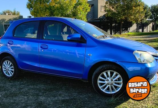 Autos - Toyota ETIOS XLS 2014 Nafta 134000Km - En Venta