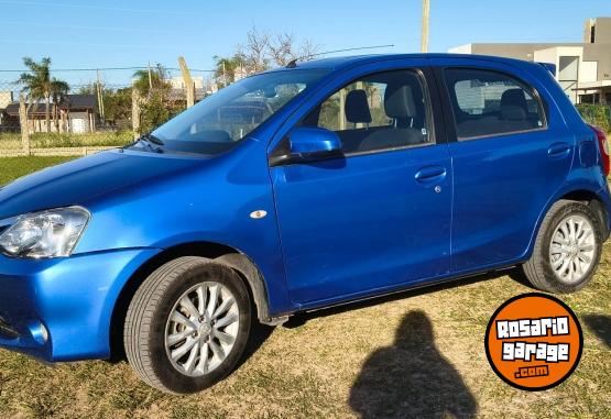 Autos - Toyota ETIOS XLS 2014 Nafta 134000Km - En Venta