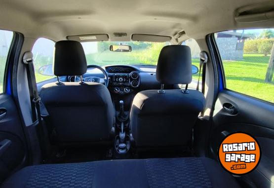 Autos - Toyota ETIOS XLS 2014 Nafta 134000Km - En Venta