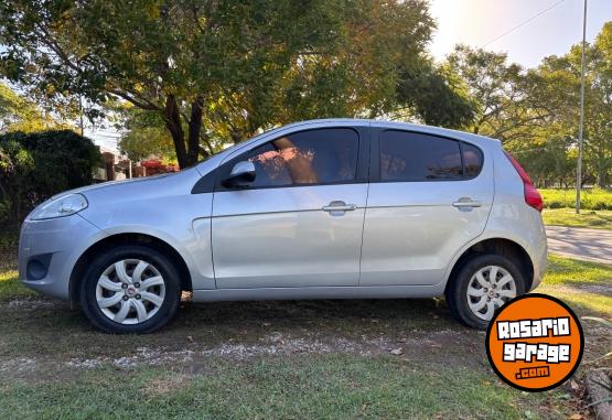 Autos - Fiat Palio Attractive 2015 Nafta 144000Km - En Venta