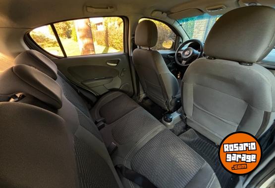 Autos - Fiat Palio Attractive 2015 Nafta 144000Km - En Venta