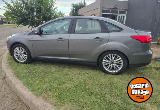 Autos - Ford Focus se plus 2015 Nafta 128000Km - En Venta