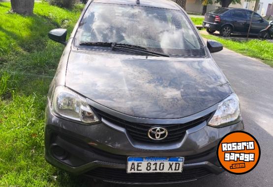 Autos - Toyota Etios 2021 Nafta 80000Km - En Venta