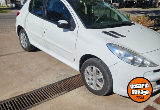 Autos - Peugeot COMPACT ALLURE 1,4 5P 2014 Nafta 140000Km - En Venta