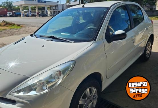 Autos - Peugeot COMPACT ALLURE 1,4 5P 2014 Nafta 140000Km - En Venta