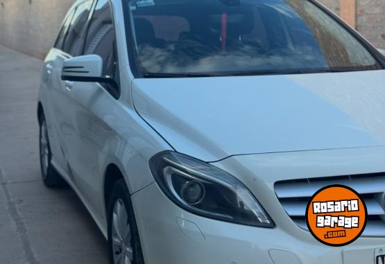 Autos - Mercedes Benz b200 2014 Nafta 140000Km - En Venta