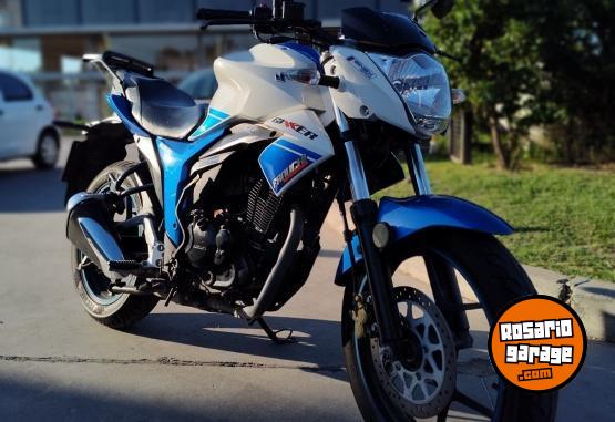 Motos - Suzuki GSX 150 2017 Nafta 35000Km - En Venta