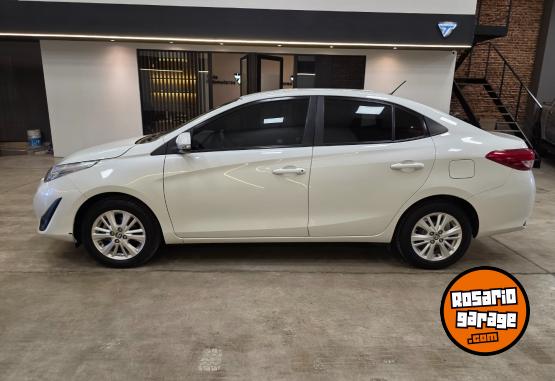 Autos - Toyota YARIS XLS 1.5 4PTAS 2019 2019 Nafta 98000Km - En Venta