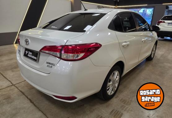Autos - Toyota YARIS XLS 1.5 4PTAS 2019 2019 Nafta 98000Km - En Venta