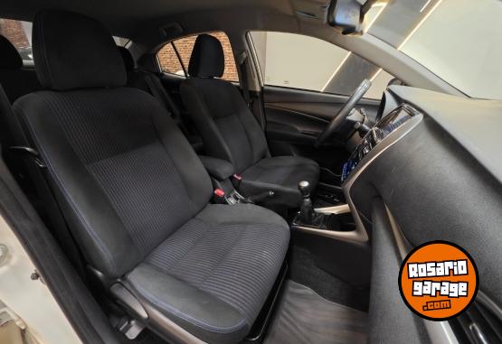 Autos - Toyota YARIS XLS 1.5 4PTAS 2019 2019 Nafta 98000Km - En Venta