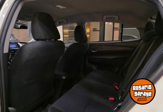 Autos - Toyota YARIS XLS 1.5 4PTAS 2019 2019 Nafta 98000Km - En Venta