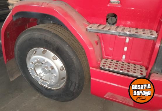 Camiones y Gr�as - Vendo , posibilidad de permuta - En Venta