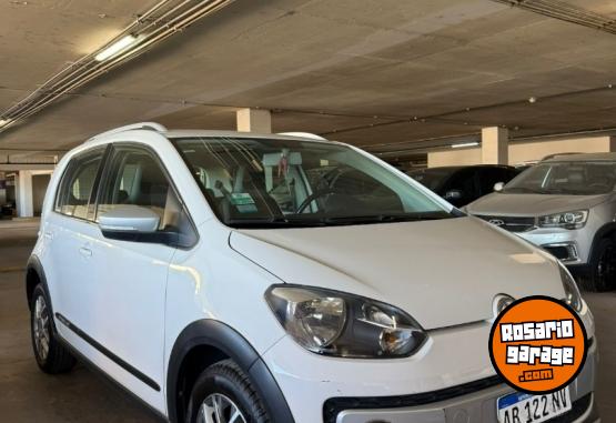 Autos - Volkswagen UP CROSS 2017 Nafta 132000Km - En Venta