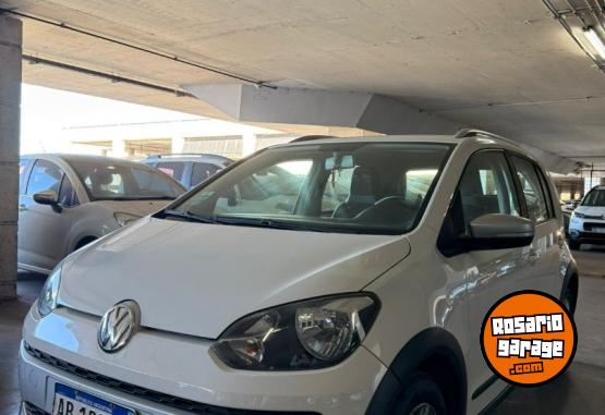 Autos - Volkswagen UP CROSS 2017 Nafta 132000Km - En Venta