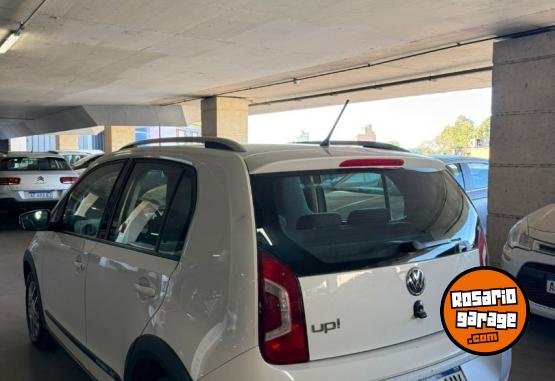 Autos - Volkswagen UP CROSS 2017 Nafta 132000Km - En Venta