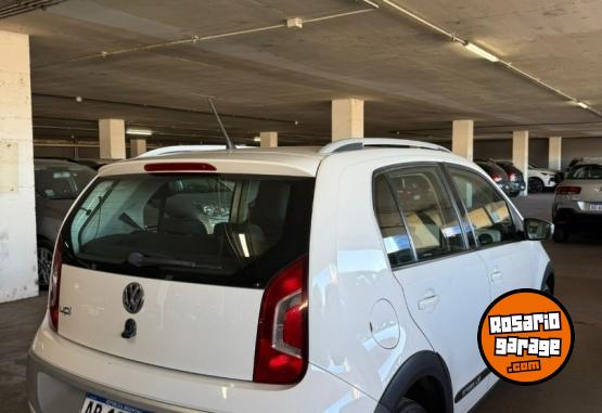 Autos - Volkswagen UP CROSS 2017 Nafta 132000Km - En Venta