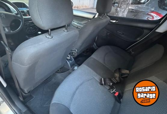 Autos - Peugeot 207 compact 2013 Nafta 155000Km - En Venta