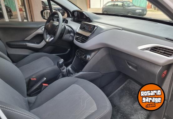 Autos - Peugeot 208 Active 1.6 2017 Nafta 74000Km - En Venta
