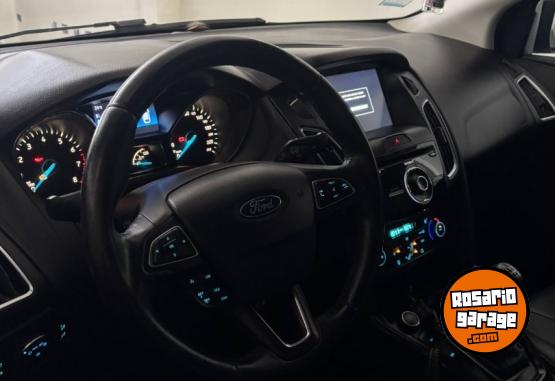 Autos - Ford Focus Titanium 2016 Nafta 150000Km - En Venta