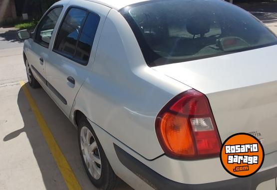 Autos - Renault Clio 1.6 16v 2004 Nafta 242000Km - En Venta