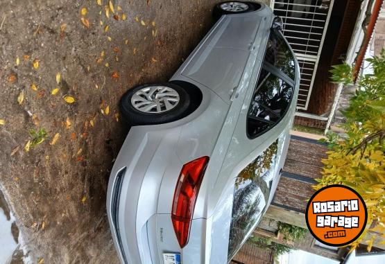 Autos - Volkswagen Virtus 2018 Nafta 154000Km - En Venta