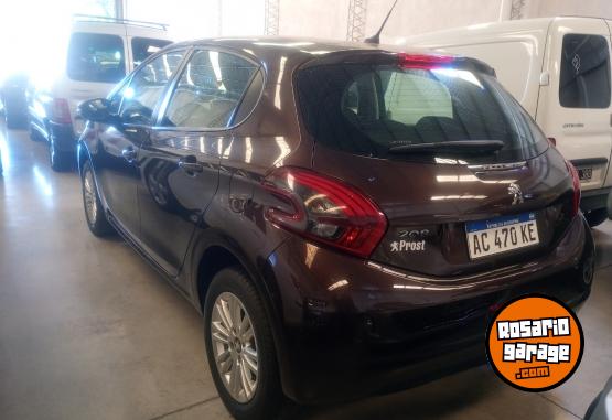 Autos - Peugeot 208 2018 Nafta 100000Km - En Venta