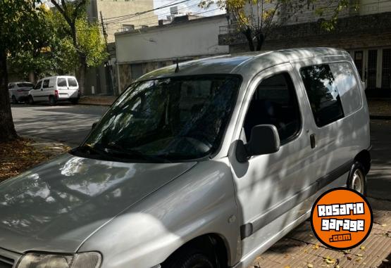 Utilitarios - Peugeot Partner 2005 Diesel 301300Km - En Venta