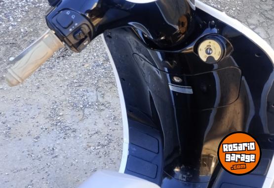 Motos - Gilera Piccola SG 150 2023 Nafta 9000Km - En Venta