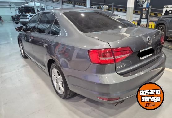 Autos - Volkswagen VENTO LUXURY ADVANCE 2015 Nafta 60000Km - En Venta