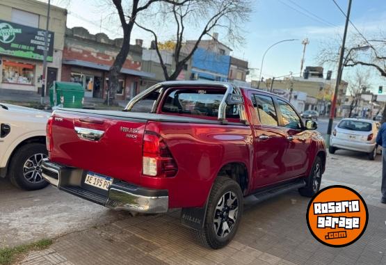 Camionetas - Toyota Hilux srx 4x2 autom�tica 2020 Diesel 60000Km - En Venta