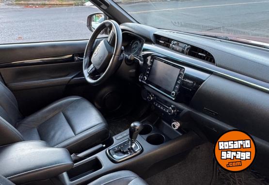 Camionetas - Toyota Hilux srx 4x2 autom�tica 2020 Diesel 60000Km - En Venta