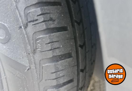 Autos - Volkswagen Voyage 2014 GNC 235391Km - En Venta