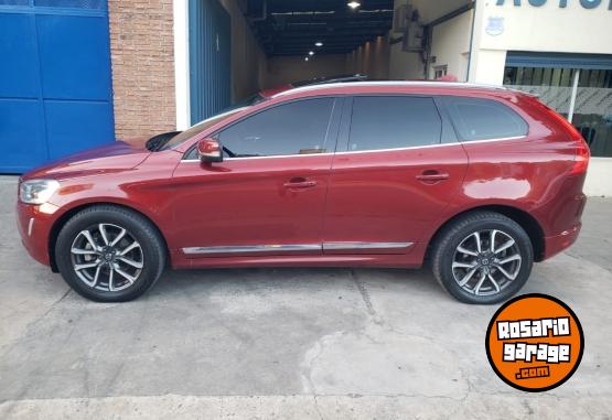 Camionetas - Volvo XC60 AWD T5 NO HONDA CRV 2017 Nafta 180000Km - En Venta