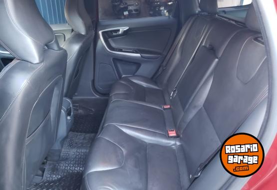 Camionetas - Volvo XC60 AWD T5 NO HONDA CRV 2017 Nafta 180000Km - En Venta