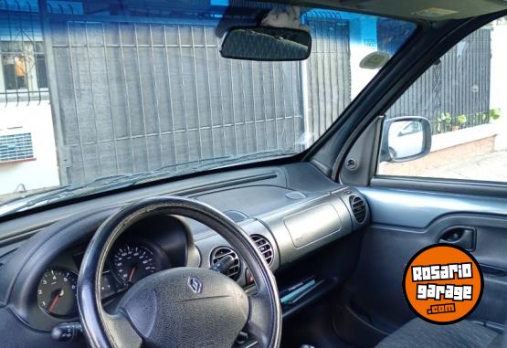 Utilitarios - Renault Kangoo ph3 confort 1.6 2017 GNC 140000Km - En Venta