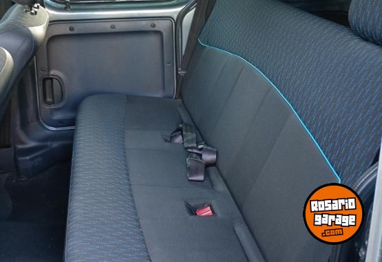 Utilitarios - Renault Kangoo ph3 confort 1.6 2017 GNC 140000Km - En Venta