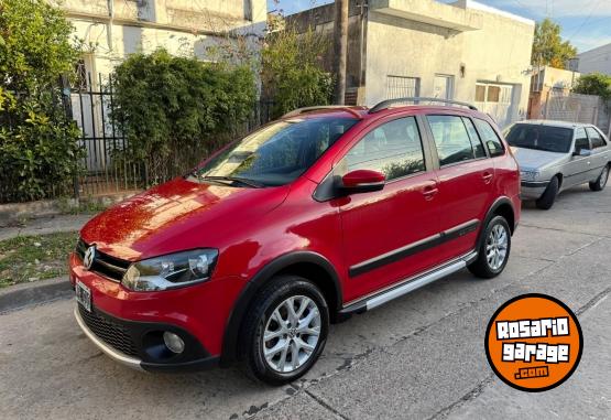 Autos - Volkswagen Suran cross 2013 Nafta 100000Km - En Venta