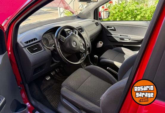 Autos - Volkswagen Suran cross 2013 Nafta 100000Km - En Venta