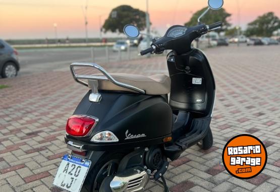 Motos - Vespa VXL 150 2024 Nafta 7200Km - En Venta